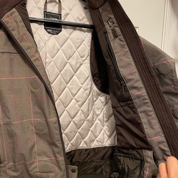 Women’s snowboarding jacket by North Face - small - Picture 4 of 4